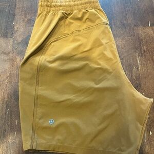 Lululemon Mens Liner-less Pace Breaker Short